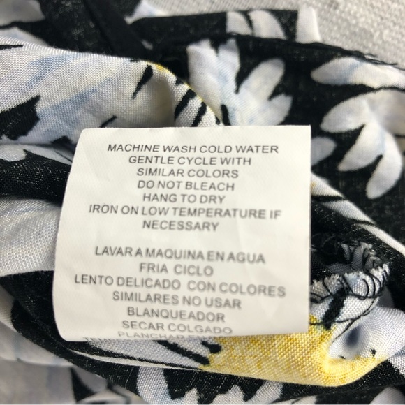 Women's AUW Black/Yellow/White Daisy Patterned Sleeveless Sundress. Size Large - Picture 13 of 16